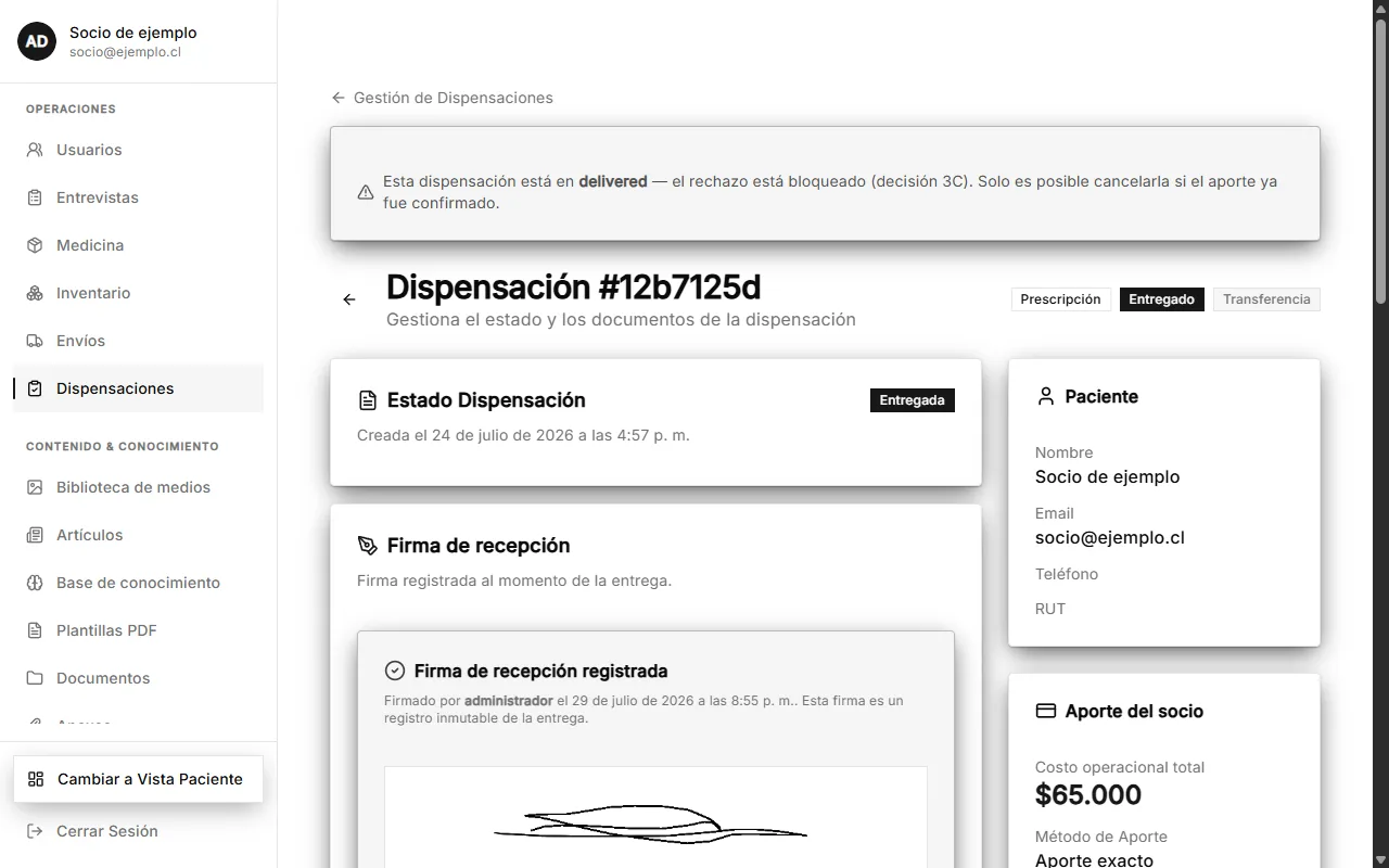 Ficha de una dispensación entregada con su estado y la firma de recepción registrada.